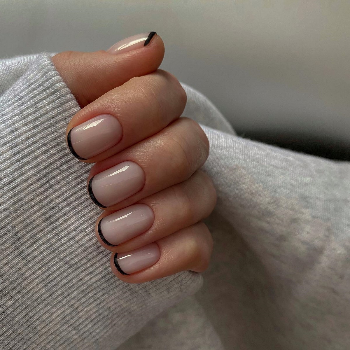 Нежный френч на короткие ногти: минимализм, который выглядит дорого