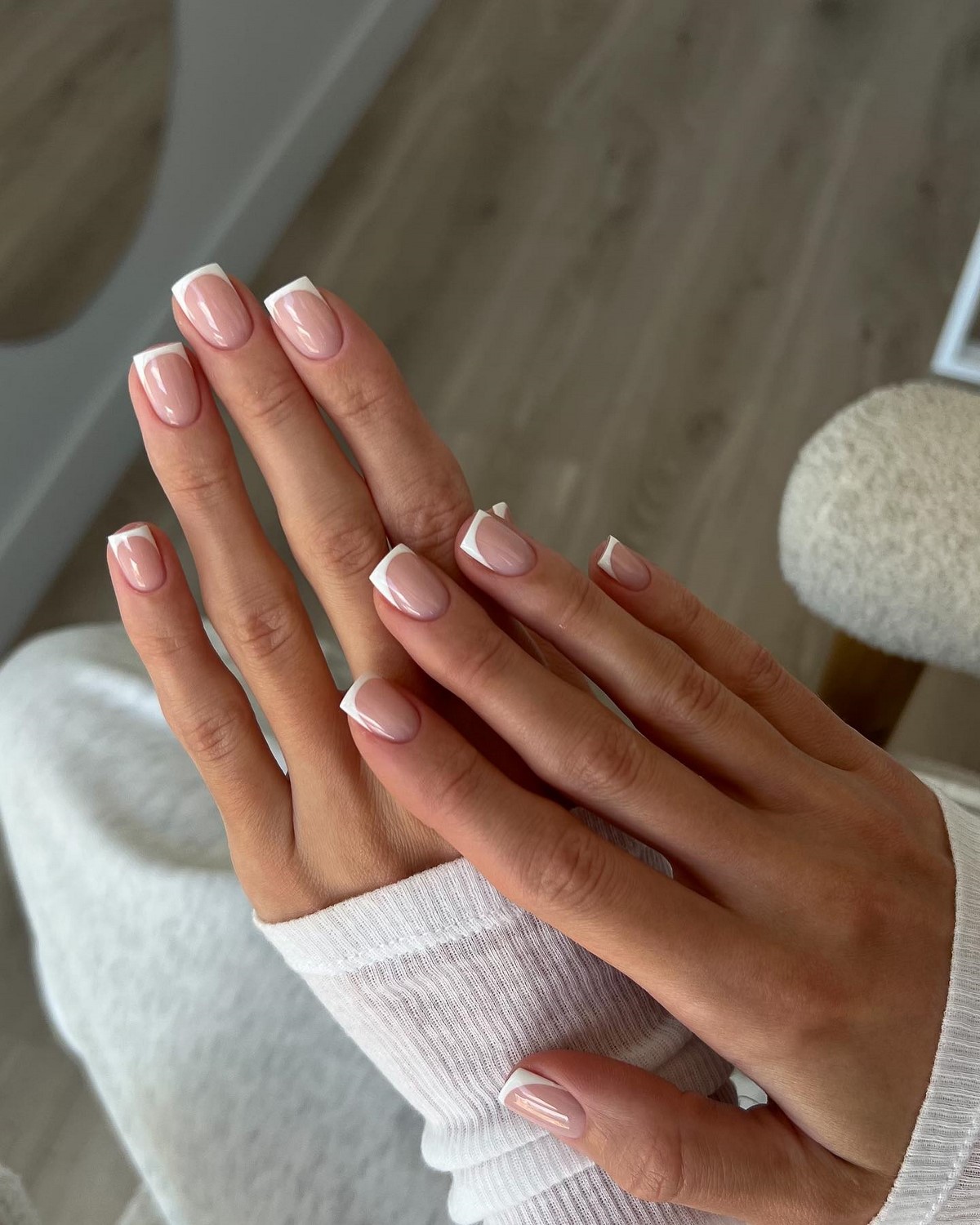 Нежный френч на короткие ногти: минимализм, который выглядит дорого