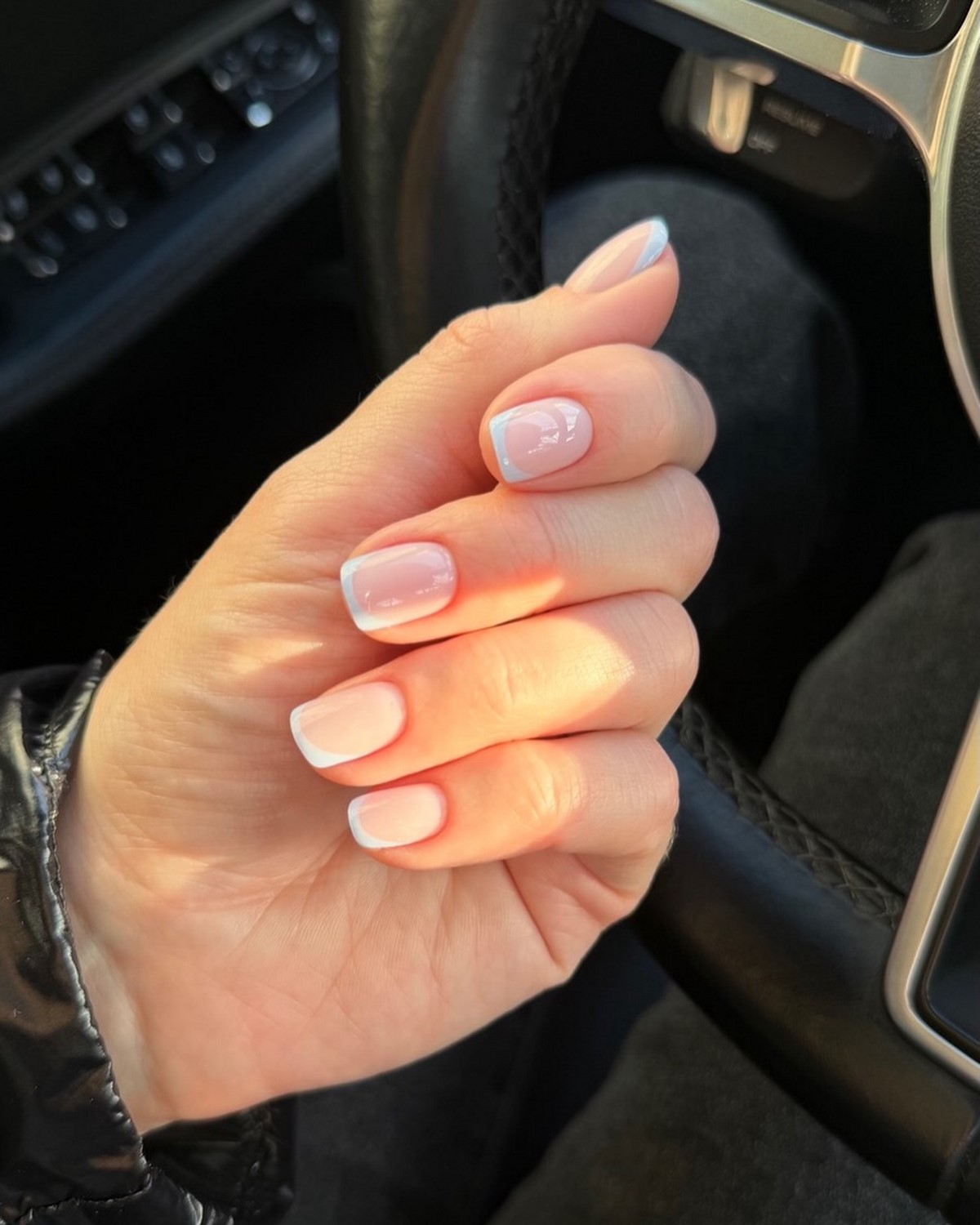 Нежный френч на короткие ногти: минимализм, который выглядит дорого