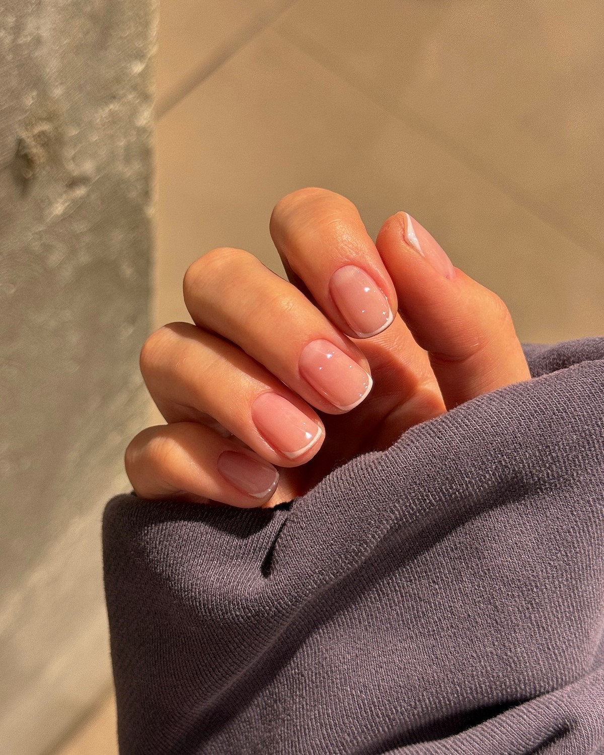 Нежный френч на короткие ногти: минимализм, который выглядит дорого