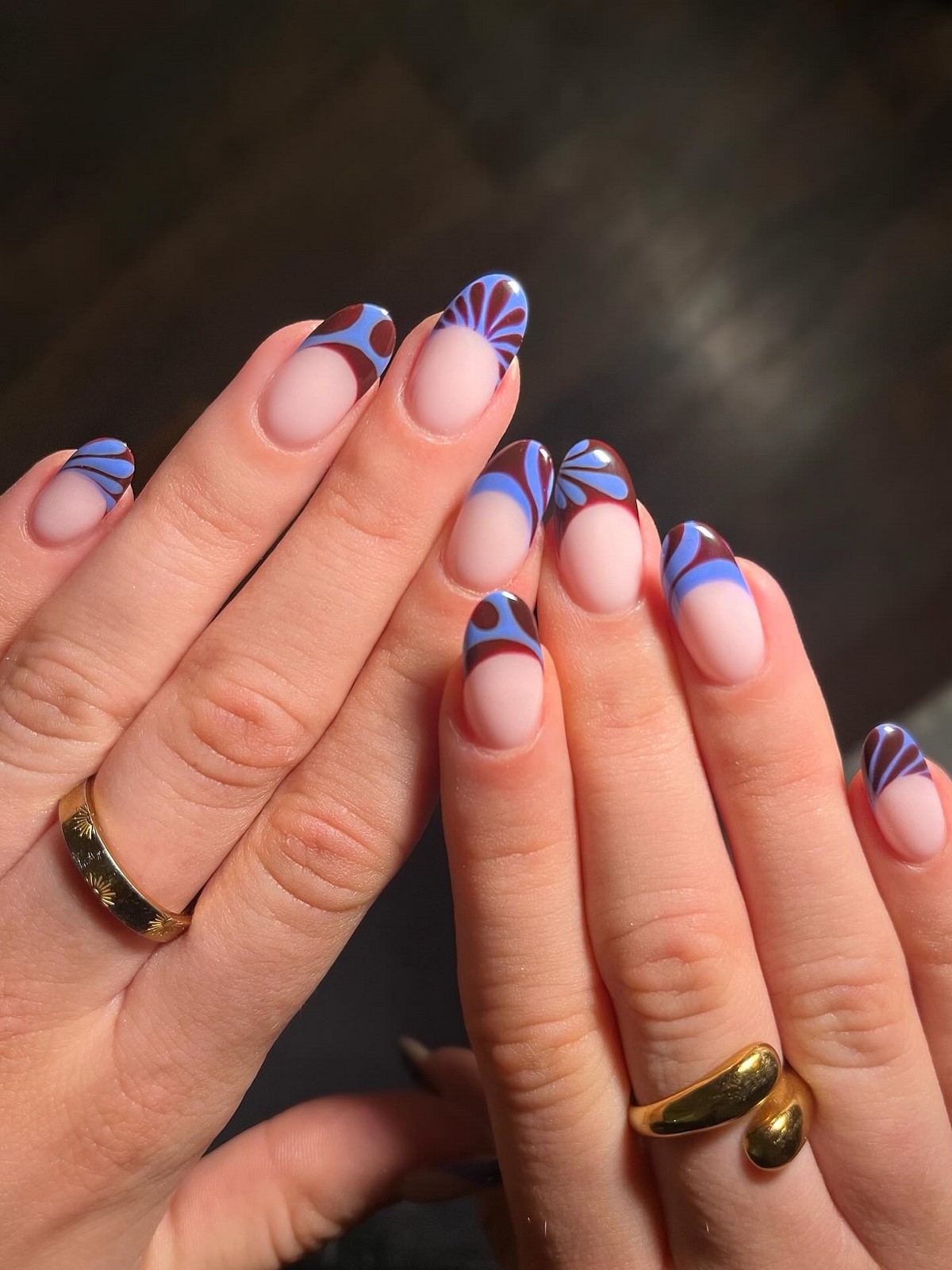 Весенний френч на апрель 2026: свежие формы вместо классики