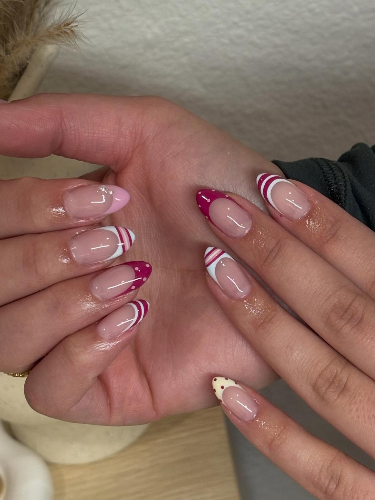 Весенний френч на апрель 2026: свежие формы вместо классики