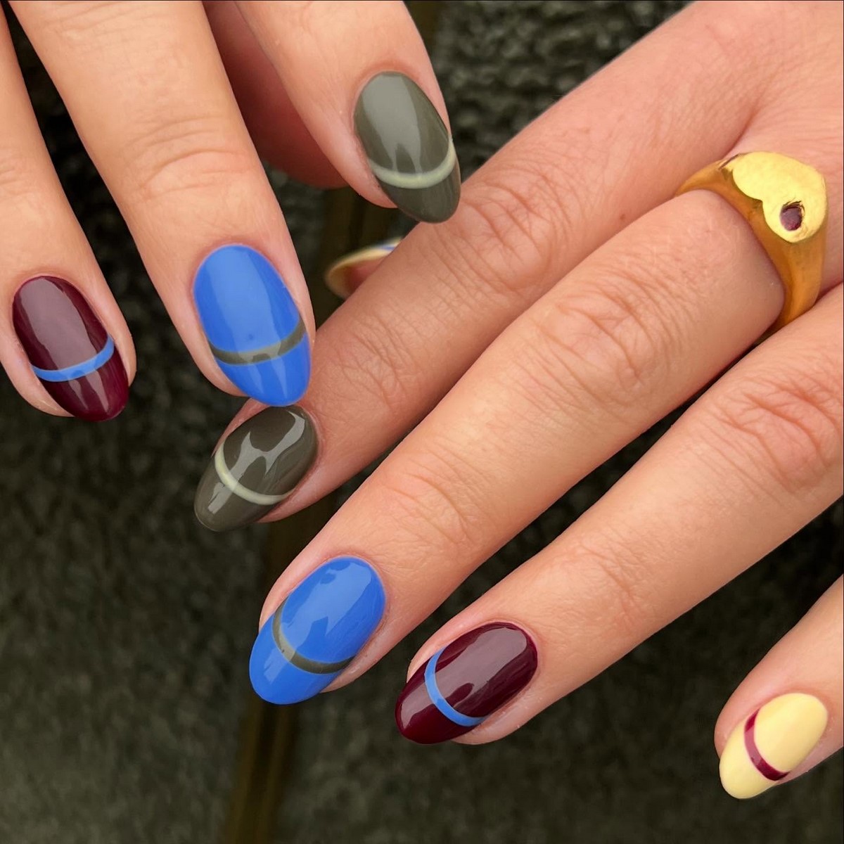 Весенний френч на апрель 2026: свежие формы вместо классики