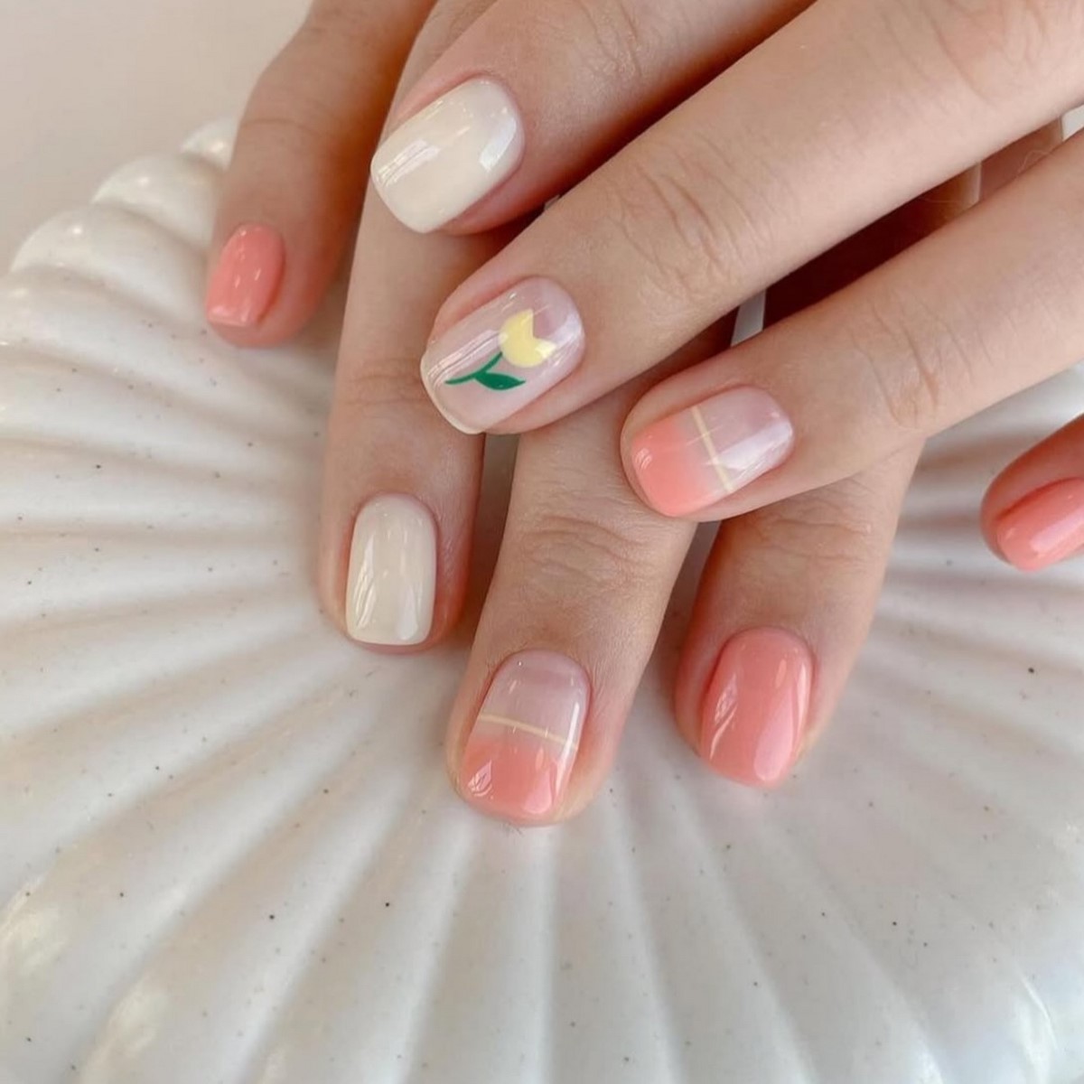 Забудьте про зайчиков на Пасху 2026: какой маникюр выбирают сейчас