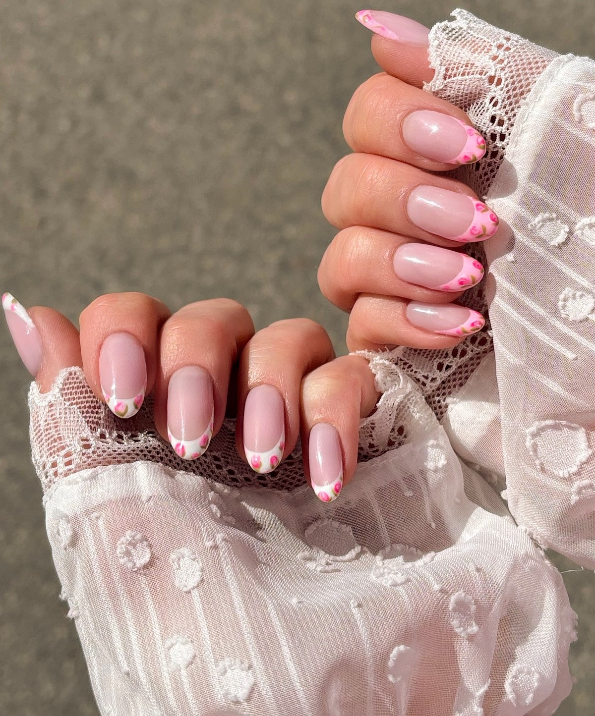 Забудьте про зайчиков на Пасху 2026: какой маникюр выбирают сейчас