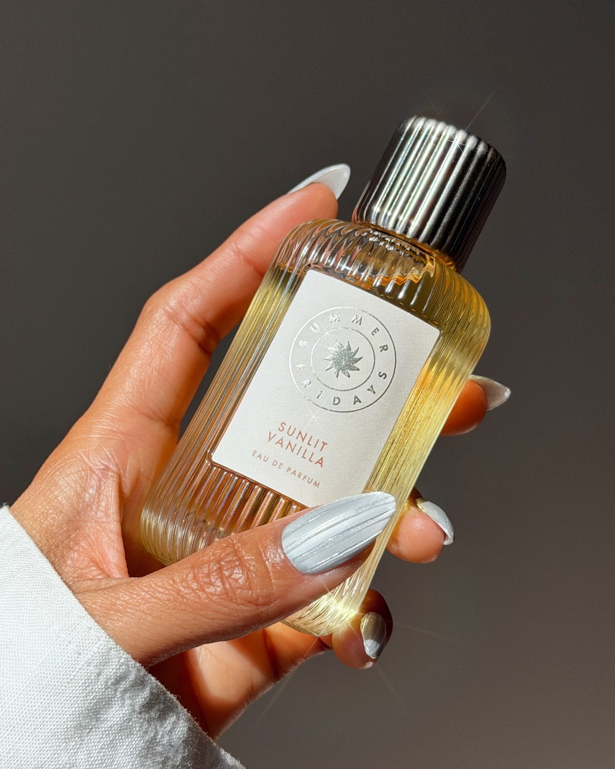 Забудьте про зайчиков на Пасху 2026: какой маникюр выбирают сейчас