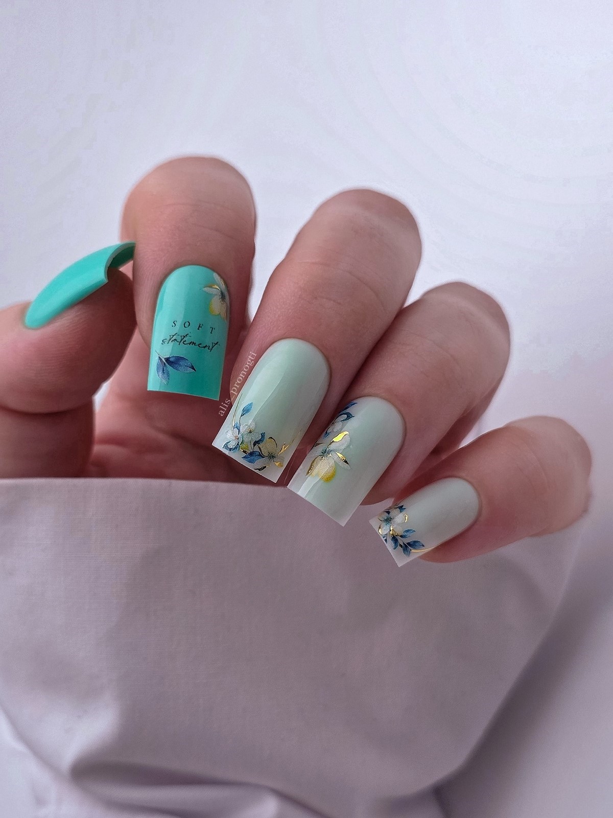 Зеленый маникюр апреля 2026: оттенки, которые захватили тренды