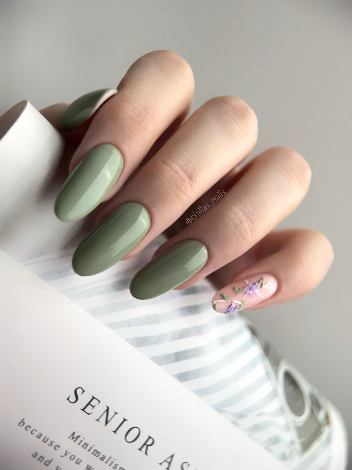 Зеленый маникюр апреля 2026: оттенки, которые захватили тренды