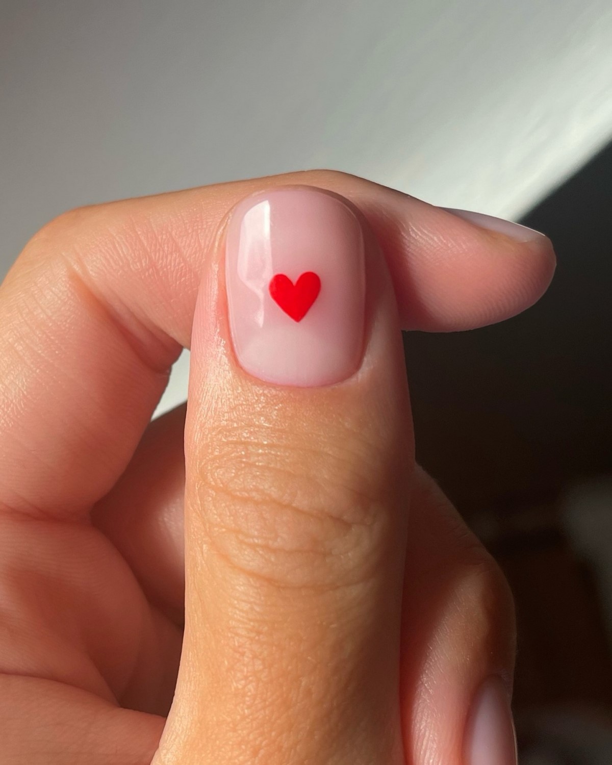 Маникюр 2026: этот тренд сначала не приняли — теперь его делают все