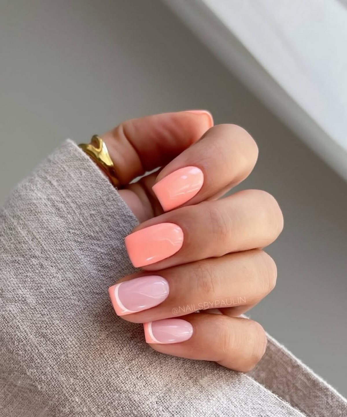 Маникюр 2026: этот яркий оттенок стал популярнее нюда