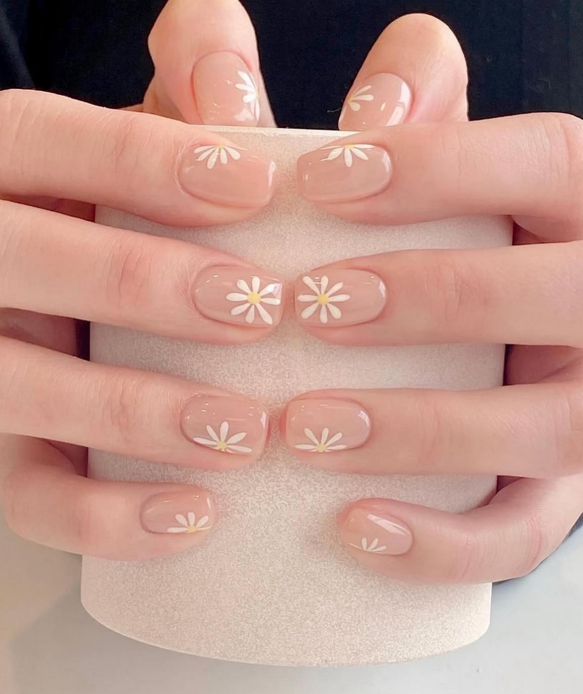 Маникюр 2026: 20 вариантов, которые выглядят иначе