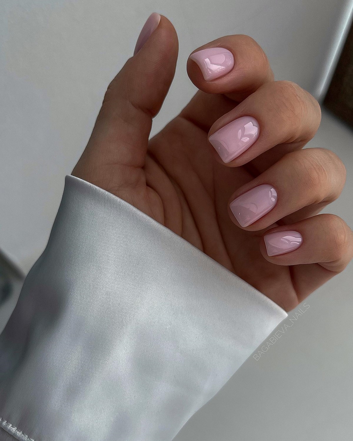 Маникюр 2026: ошибки, из-за которых руки выглядят неухоженно