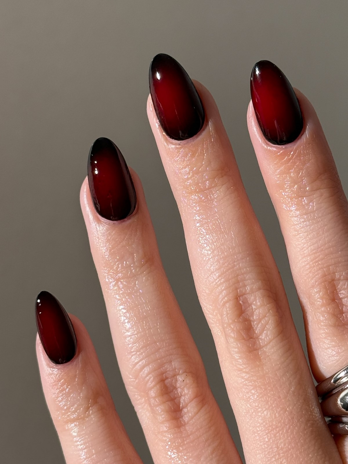 Маникюр 2026: ошибки, из-за которых руки выглядят неухоженно