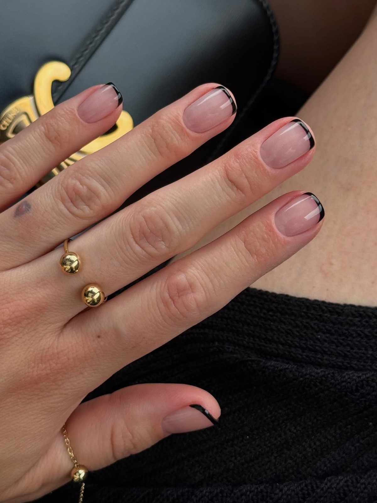 Маникюр 2026: ошибки, из-за которых руки выглядят неухоженно