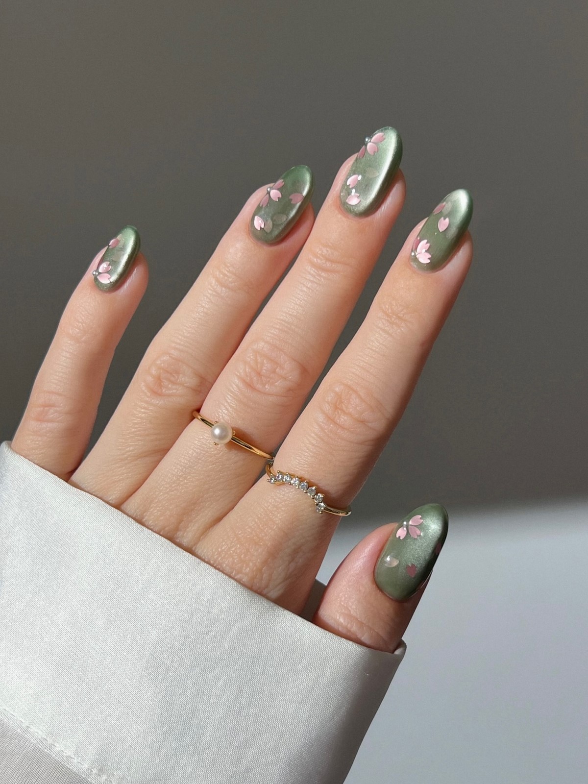 Бархатный маникюр 2026: перелив на ногтях без резкого контраста