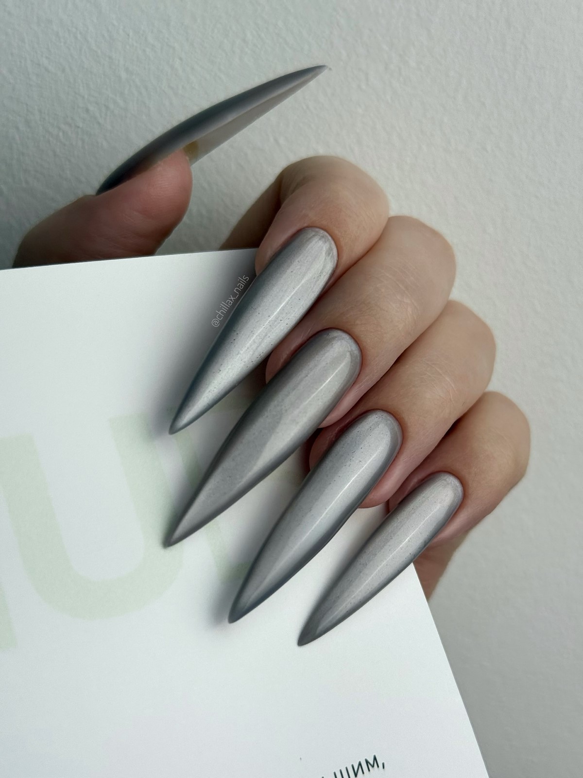 Бархатный маникюр 2026: перелив на ногтях без резкого контраста