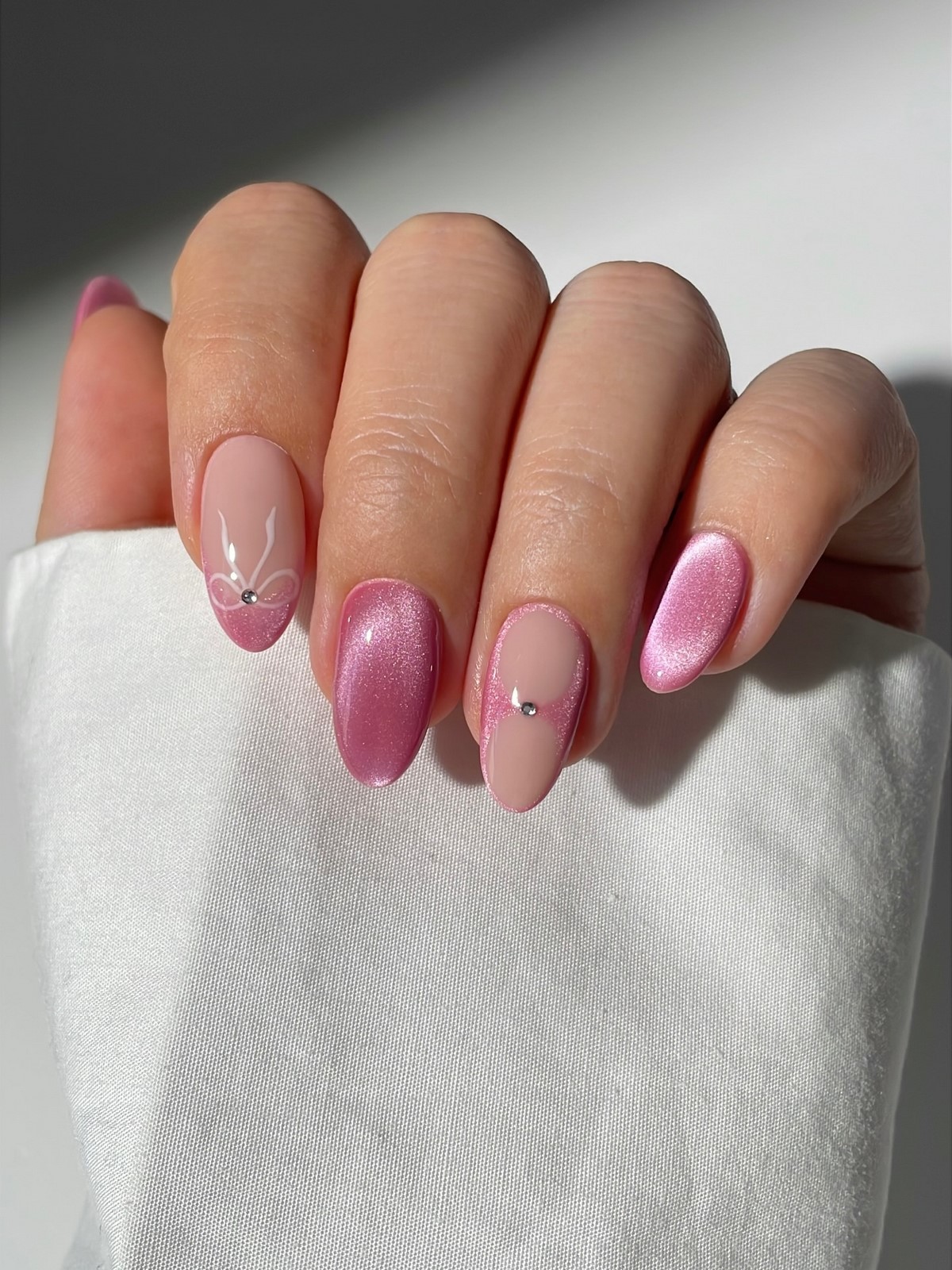 Бархатный маникюр 2026: перелив на ногтях без резкого контраста