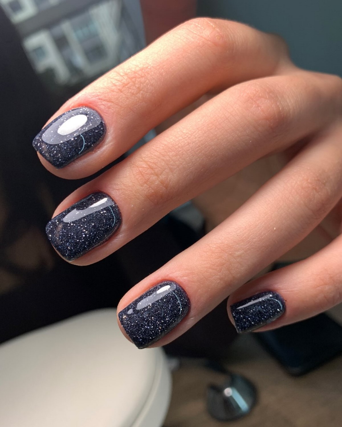 Маникюр 2026: ошибки, из-за которых руки выглядят неухоженно