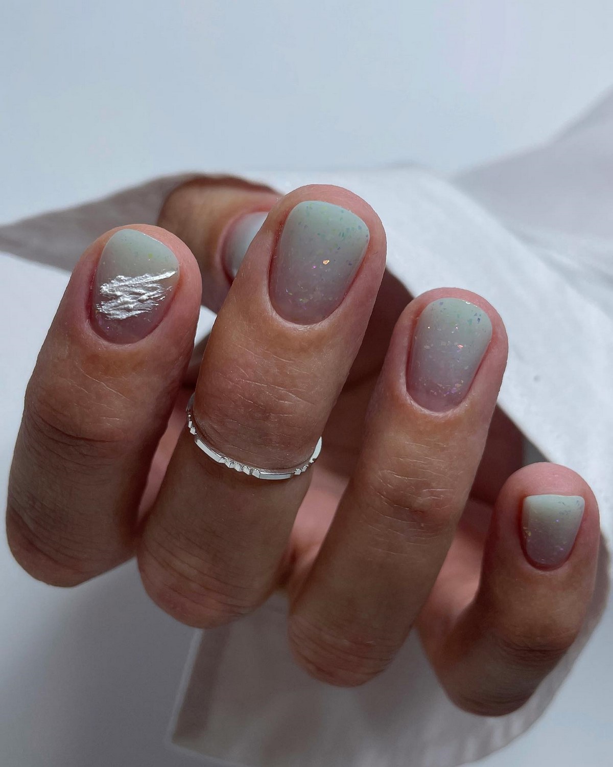 Маникюр 2026: ошибки, из-за которых руки выглядят неухоженно