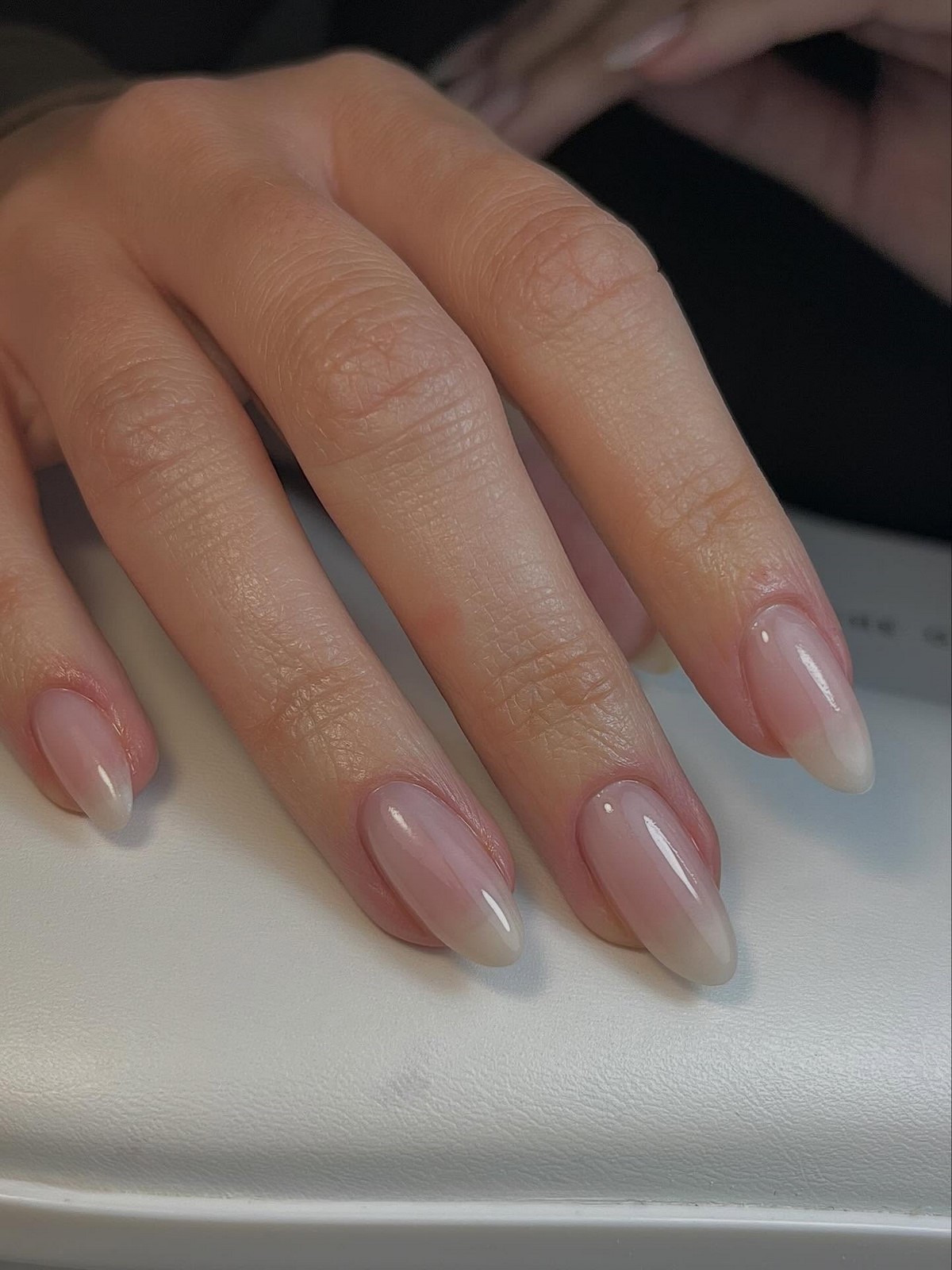 Маникюр 2026: этот тренд сначала не приняли — теперь его делают все