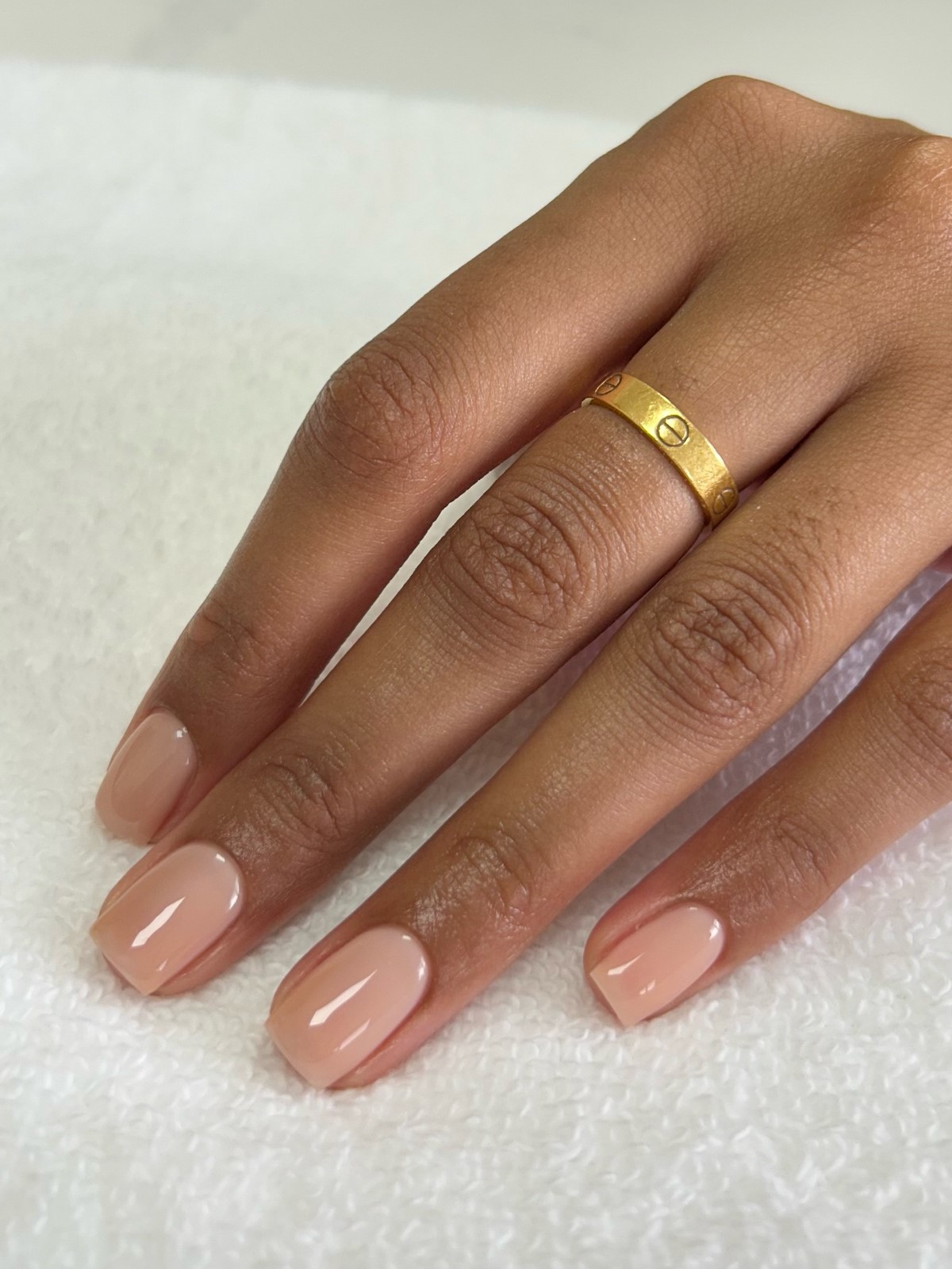 Маникюр 2026: этот тренд сначала не приняли — теперь его делают все