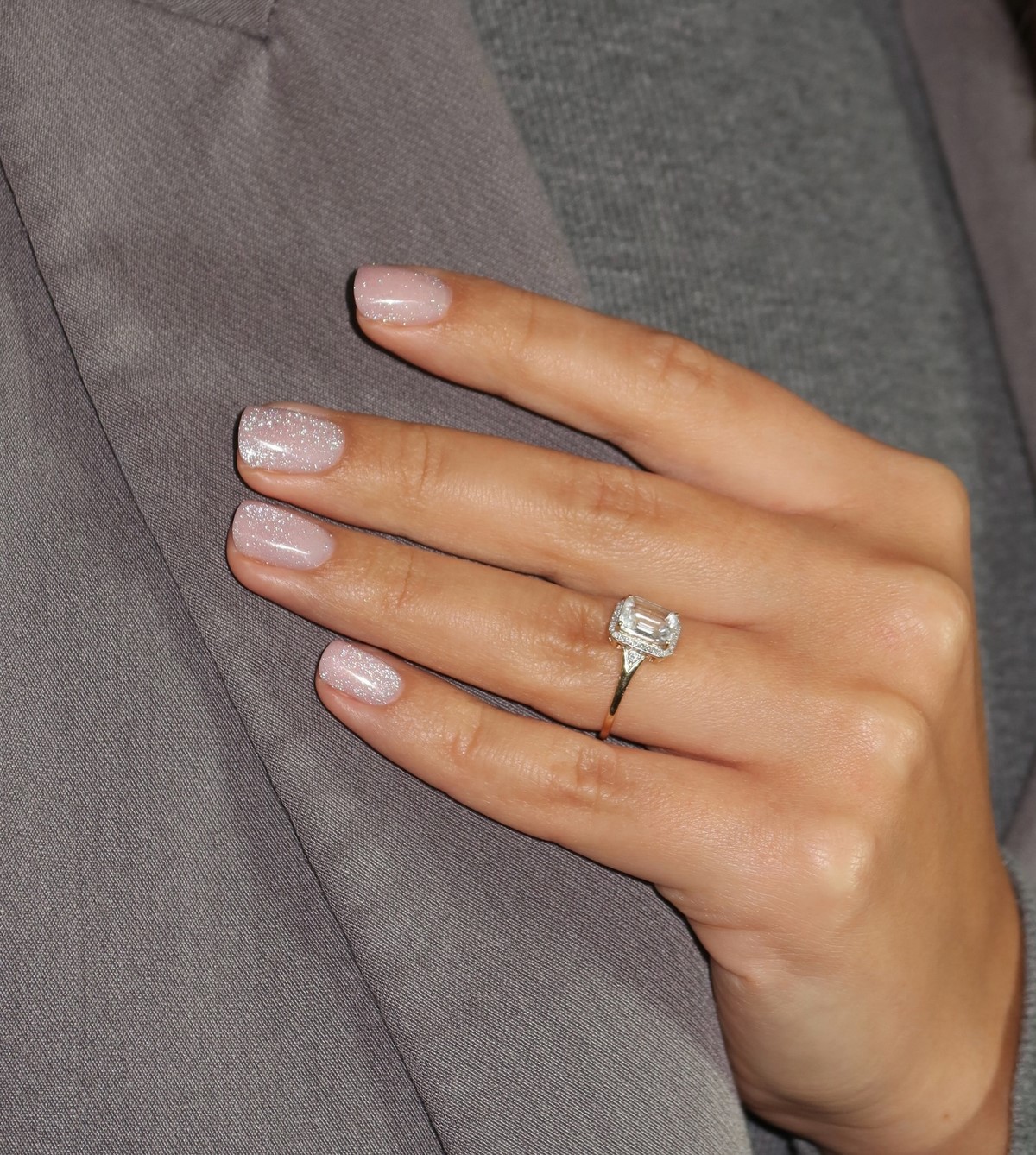 Кошачий глаз в апреле 2026: мягкий перелив цвета