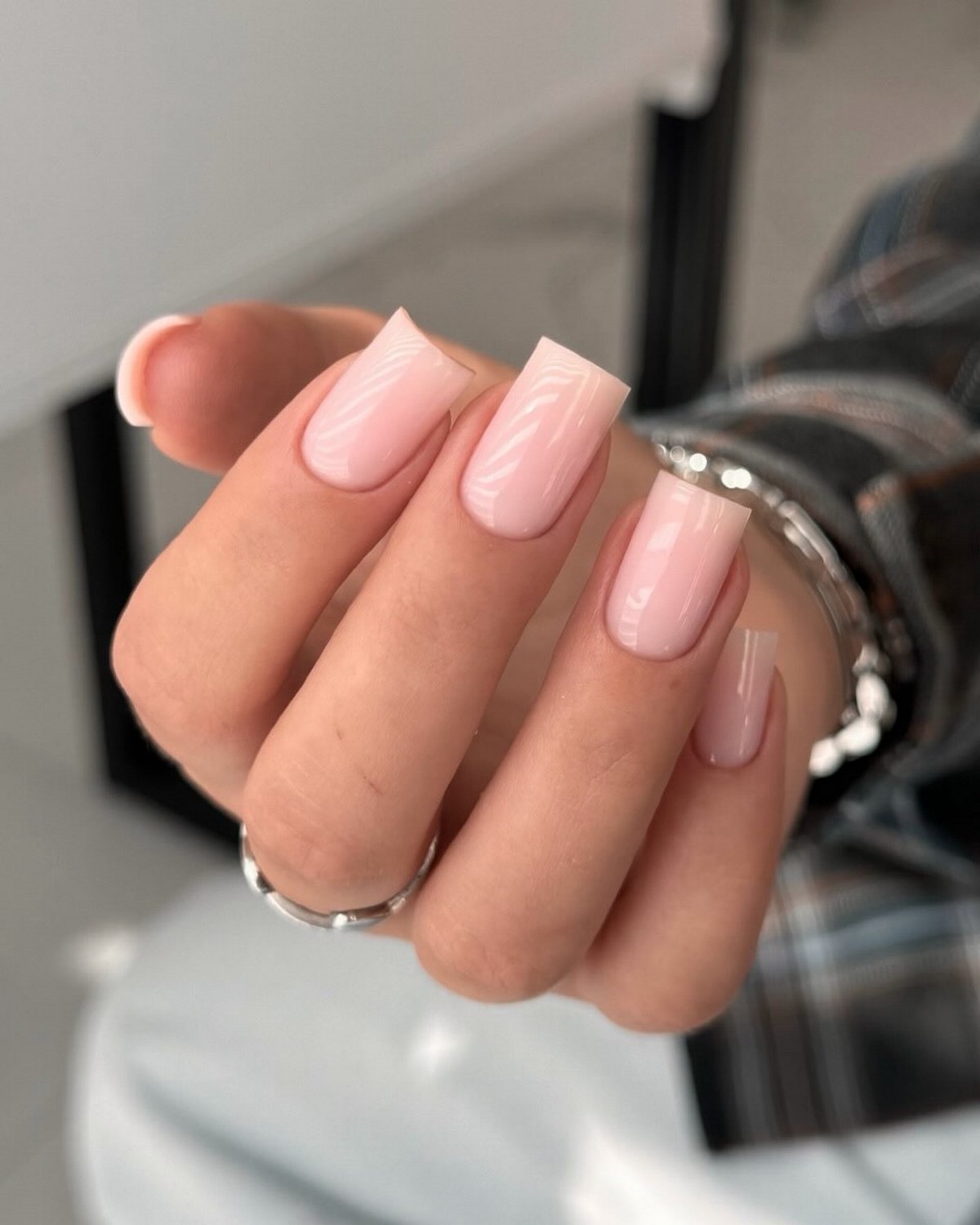 Маникюр 2026: почему сложный дизайн больше не актуален