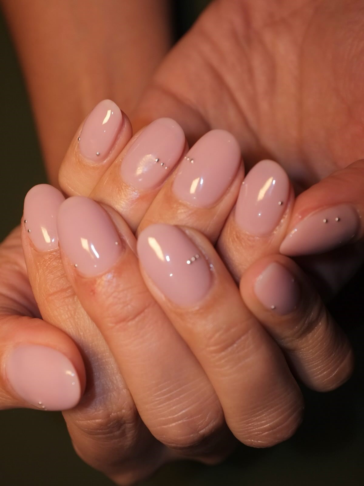 Маникюр 2026: почему сложный дизайн больше не актуален