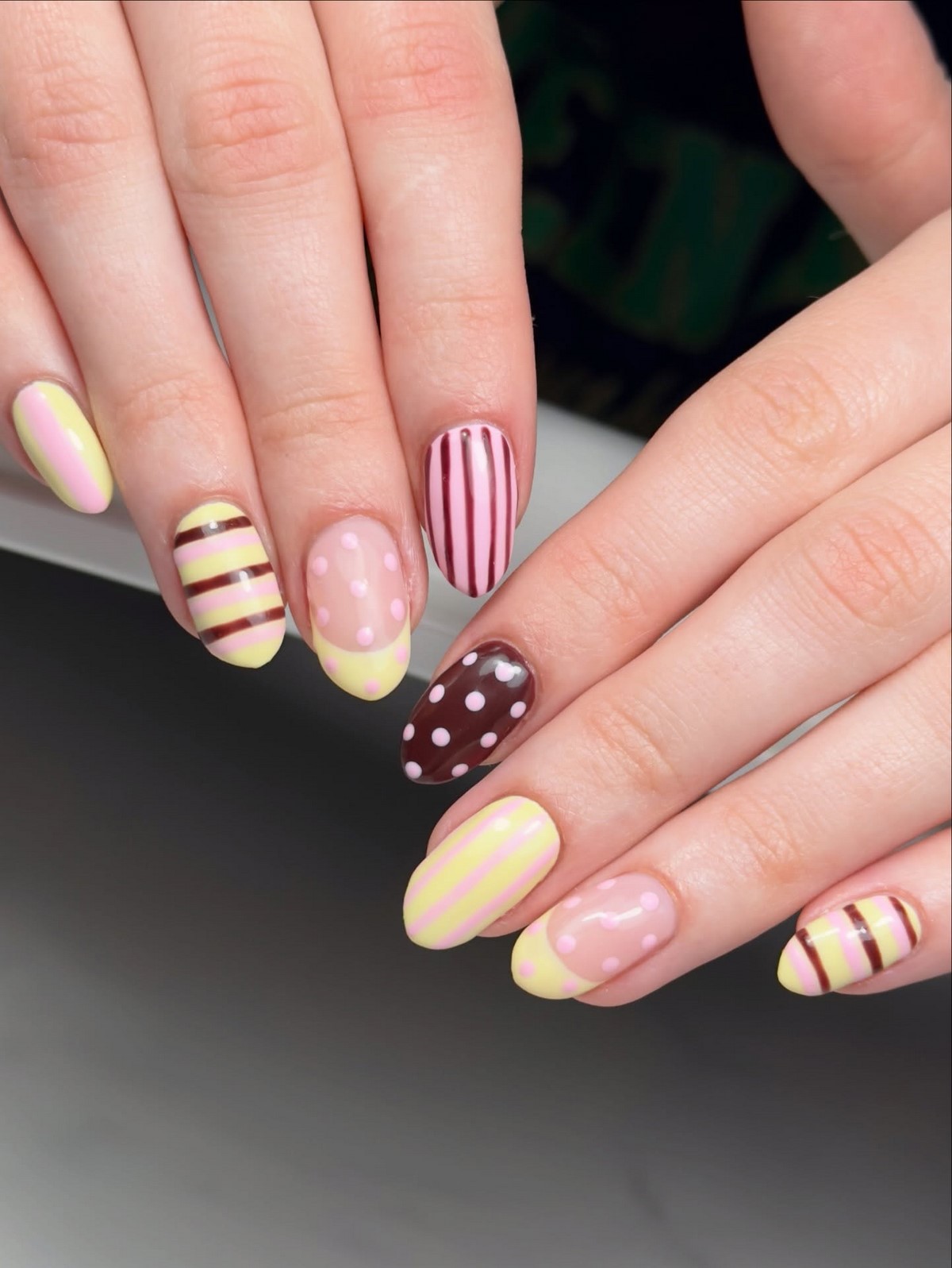 Френч апреля 2026: новый вид классического маникюра