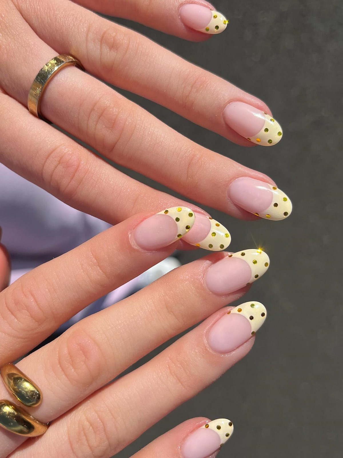 Френч апреля 2026: новый вид классического маникюра