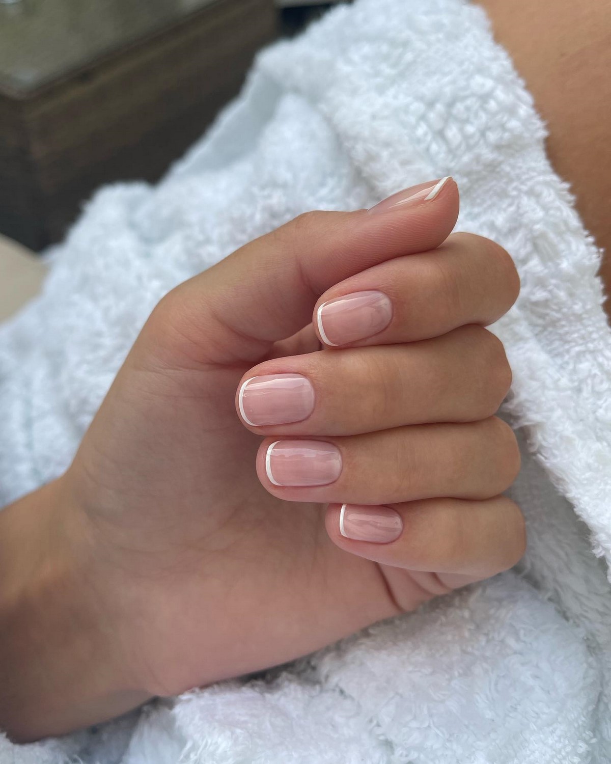 Френч апреля 2026: новый вид классического маникюра