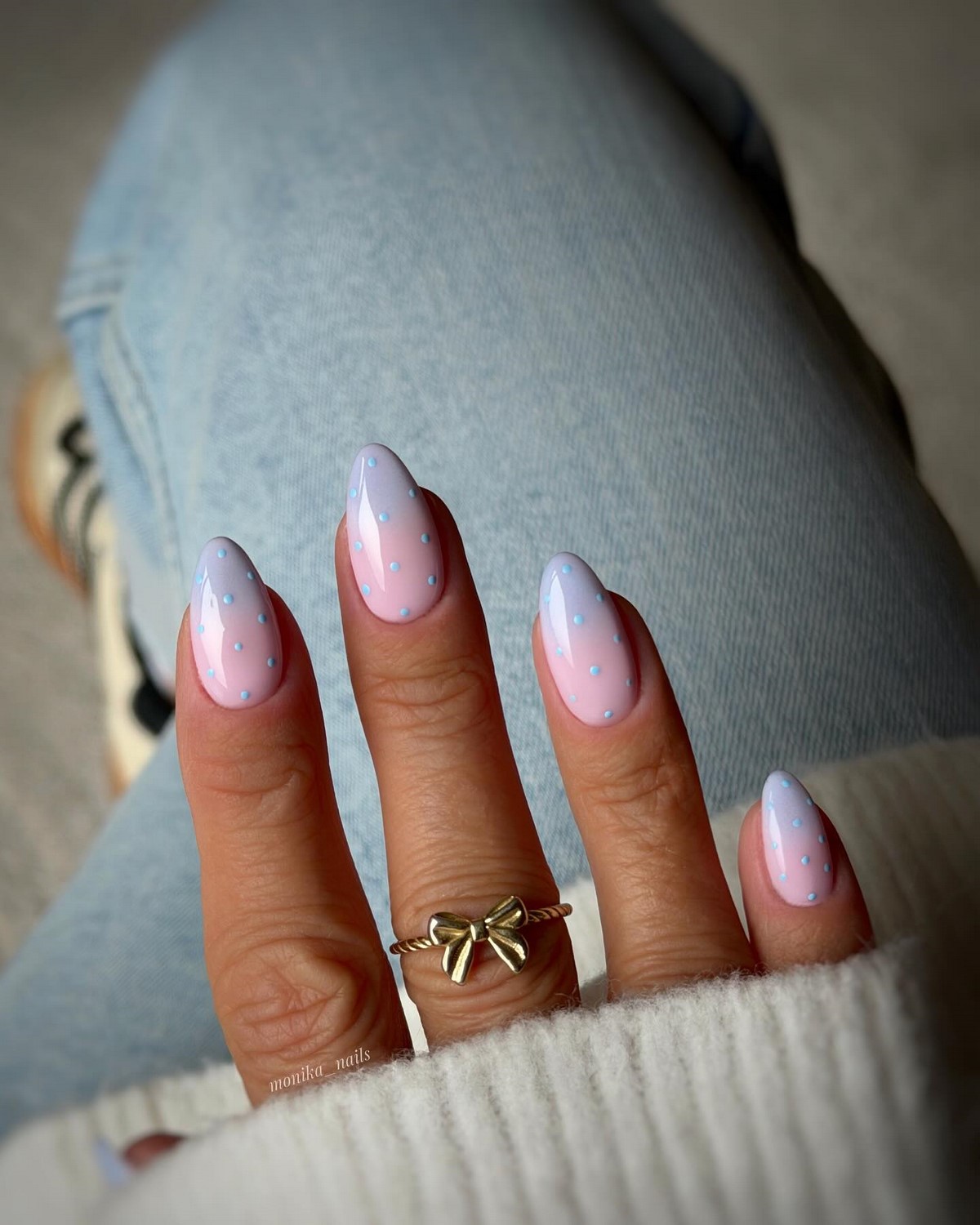 Серо-голубой оттенок на ногтях: мягкий холодный цвет