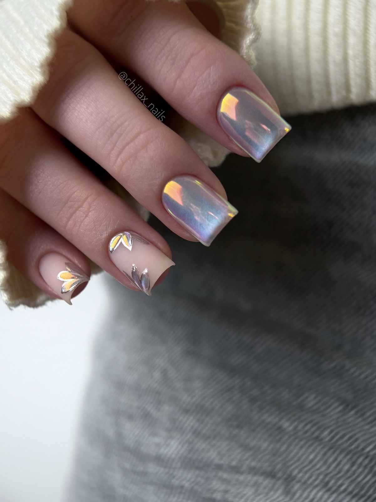 Серо-голубой оттенок на ногтях: мягкий холодный цвет