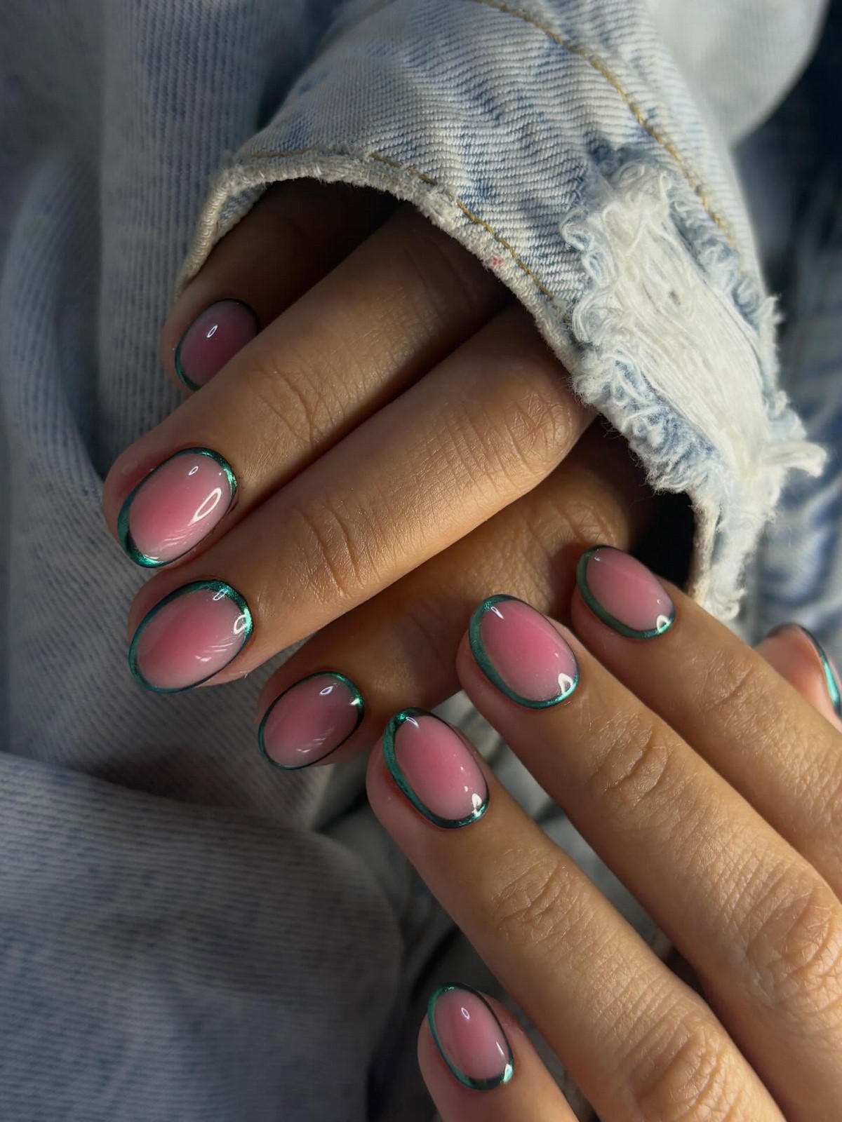 blush nails с цветным контуром и прозрачной базой