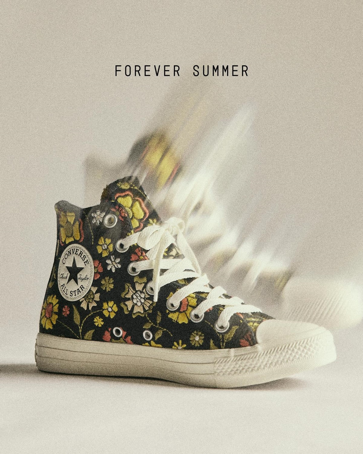 Черные высокие кеды Converse с цветочным принтом