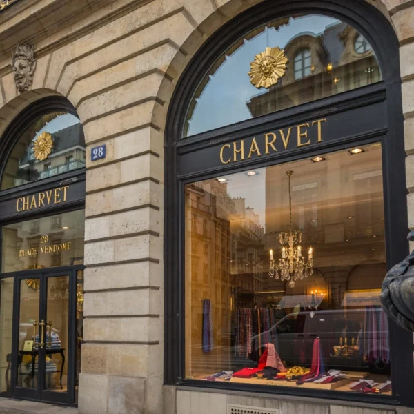 Бутик Charvet на площади Вандом в Париже