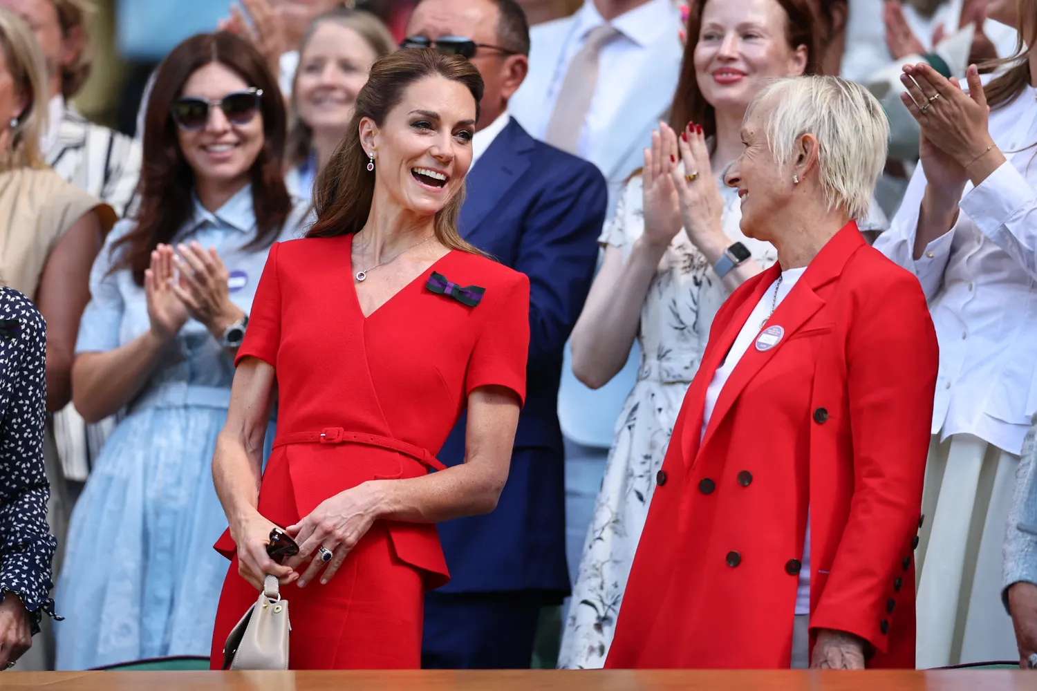 Полусобранные волосы с объемом у макушки и длинной распущенной длиной