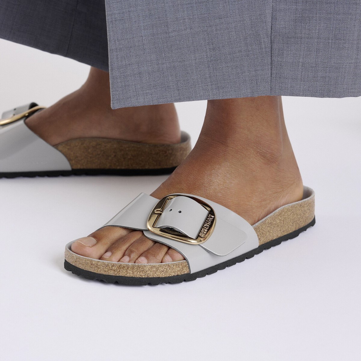 Светлые Birkenstock Madrid Big Buckle с одной крупной пряжкой